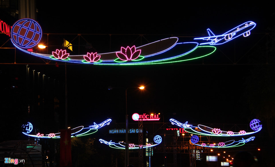 Cận cảnh đường đèn có cổng chào ở Cần Thơ xôn xao Facebook